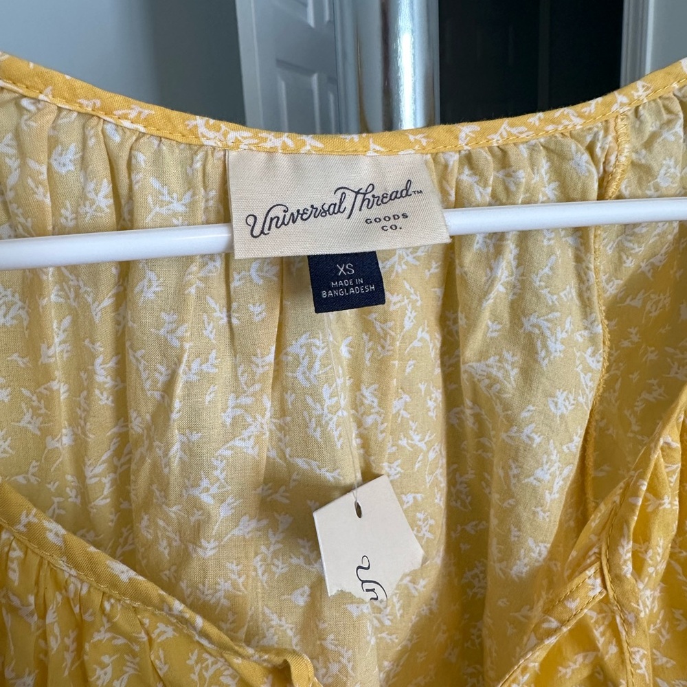 Universal Thread Top - Picture 2 of 4